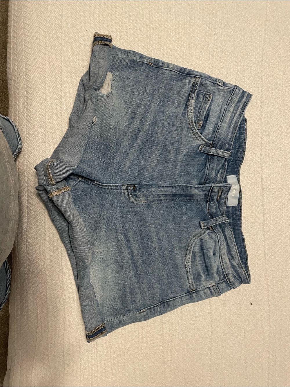 Vervet Casual Light Wash Denim Roll-Up Shorts size L